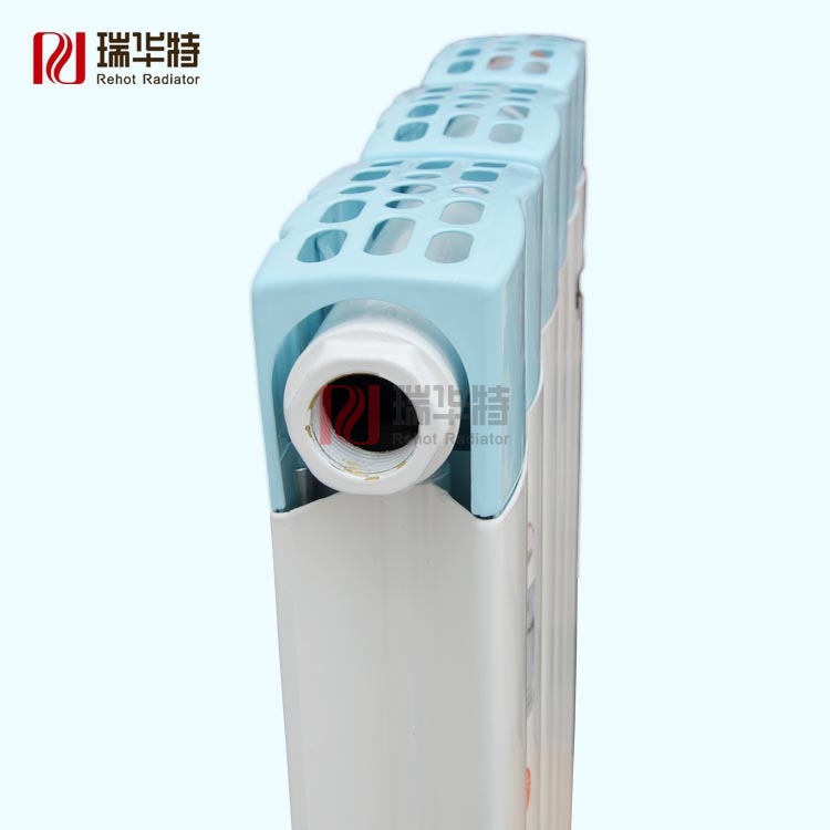 開始陸續(xù)打水試壓 家中留人以防暖氣片漏水